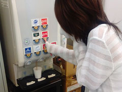 ドリンクバー付きの食事補助あり!もちろん全て無料です!|求人フォトギャラリー(小) MY HONEY マイハニー 阪神店